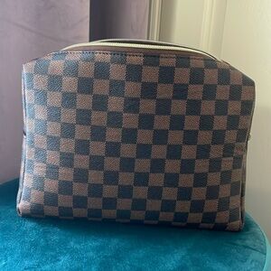 Brown checkered make up/toiletry bag